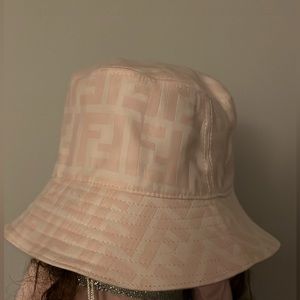 KIDS FENDI HAT : SIZE 1